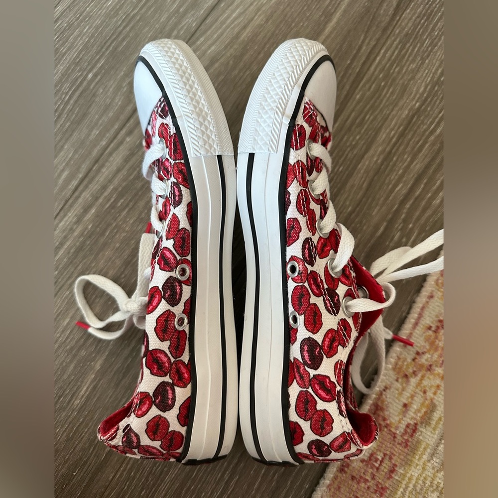 RARE Converse All Stars with lips print. Size 6 - Picture 8 of 10